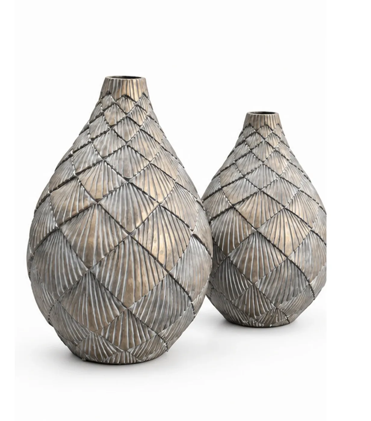 Mobilier Écailles Argent — vue trois-quarts