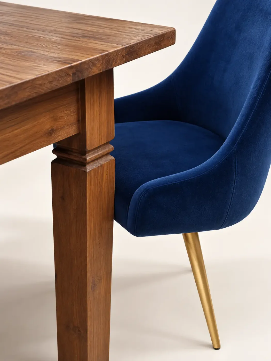 Table à manger Tavola — Salle à manger 001 — détail