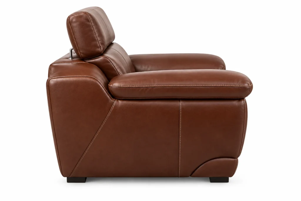 Fauteuil Castano brun cognac vu de profil sur fond blanc — G HOME