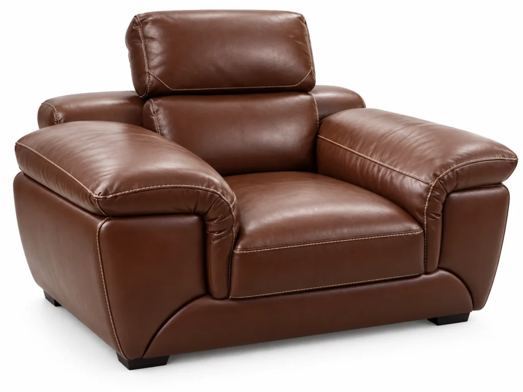 Fauteuil Castano brun cognac vu de trois quarts sur fond blanc — G HOME